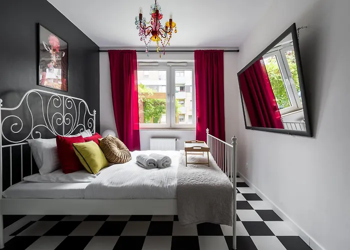 Rentplanet - Apartament Teczowa