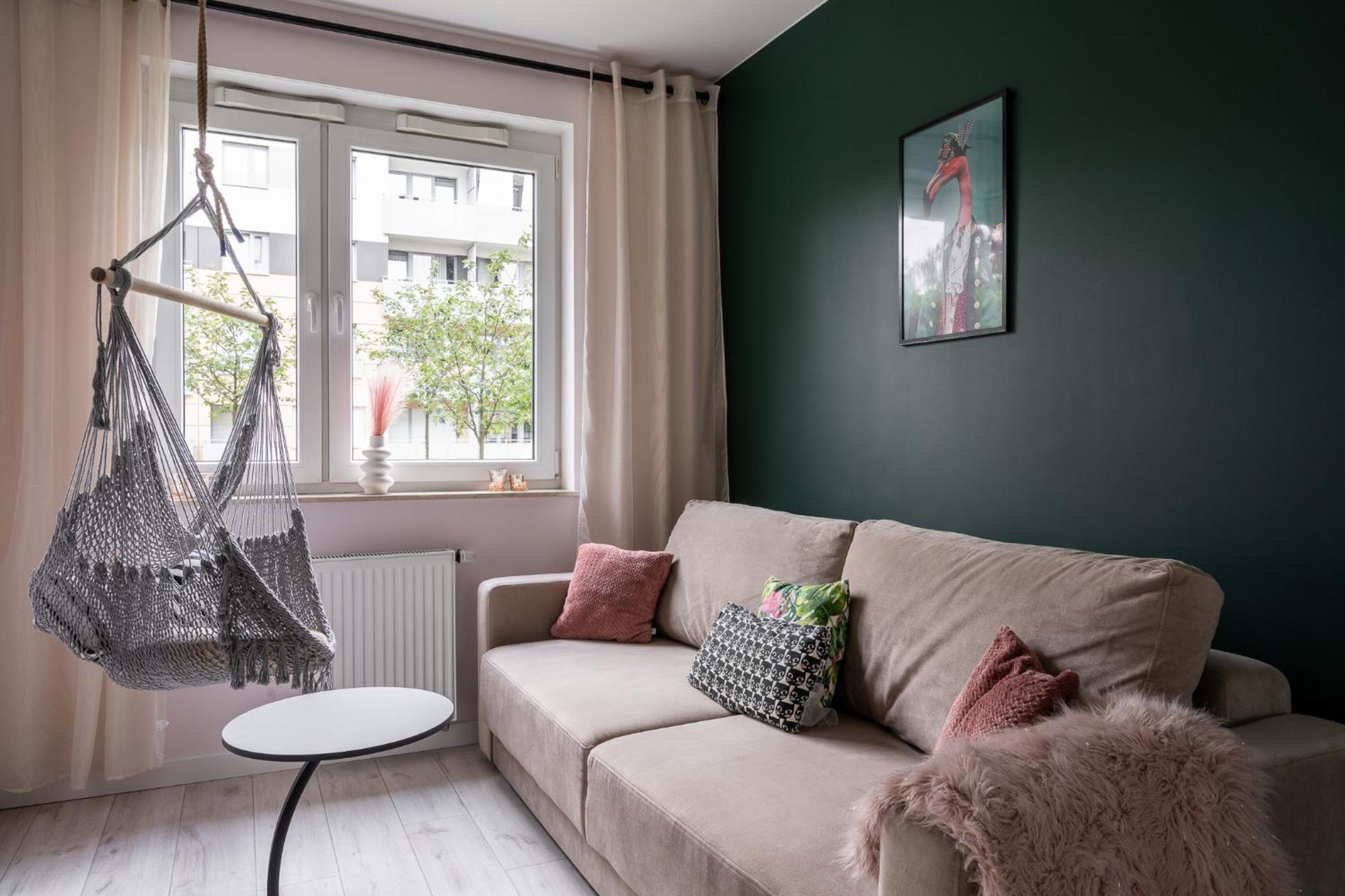Rentplanet - Teczowa *